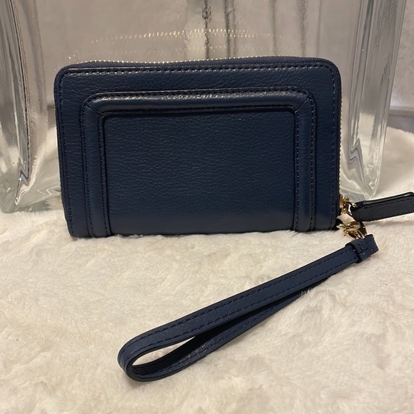 Nwot Blue wristlet - Picture 2 of 3